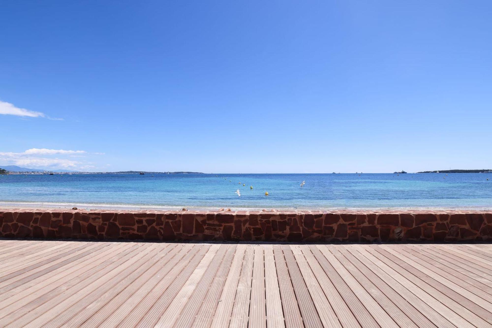 Appartement Ref 1998 - - Sea View For Rent *