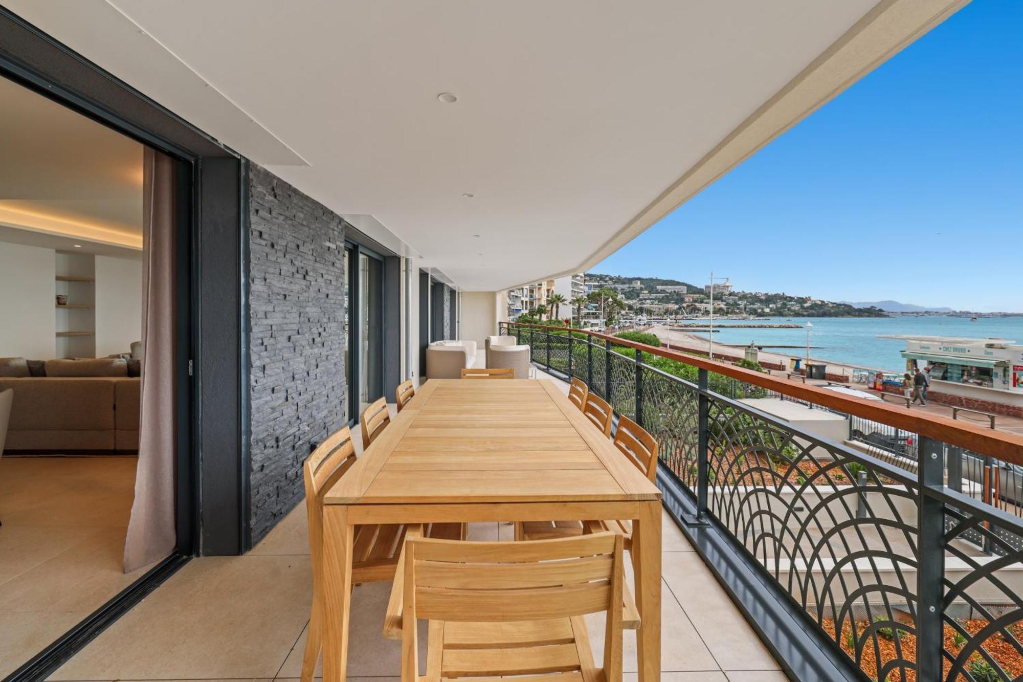Ref 1998 - - Sea View For Rent *