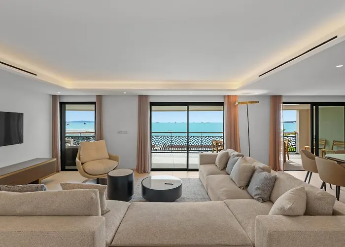 Ref 1998 - Cannes - Sea View Apartment For Rent