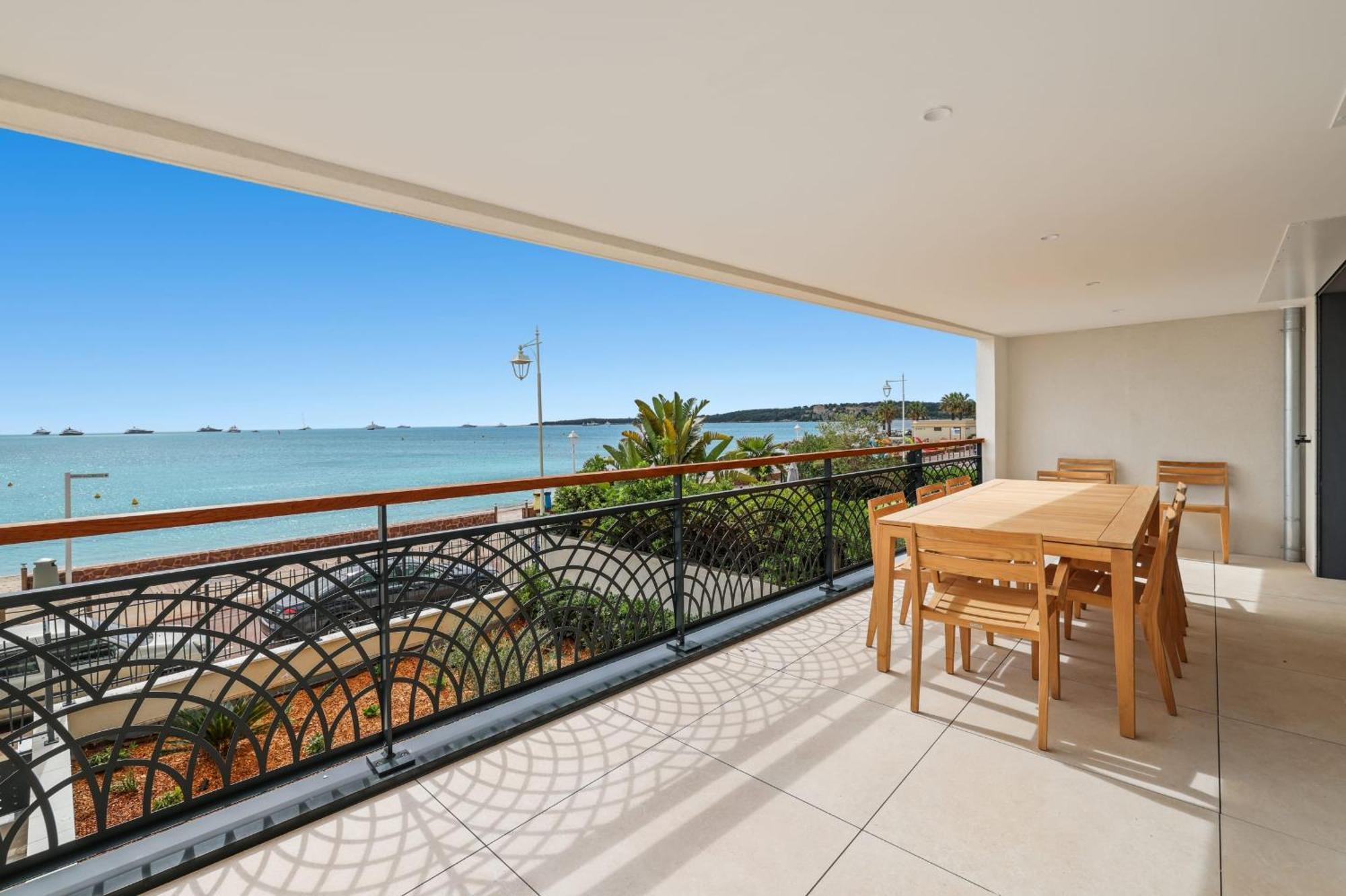 Ref 1998 - - Sea View For Rent Apartment *
