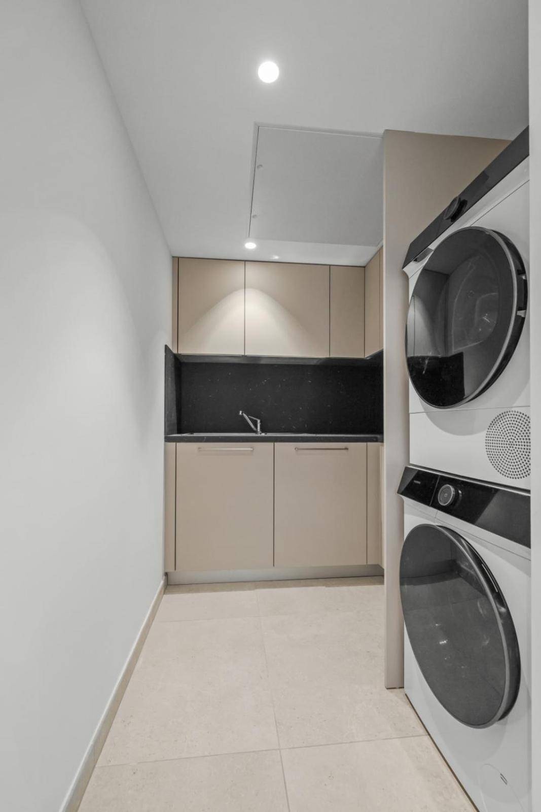 Ref 1998 - - Sea View For Rent *